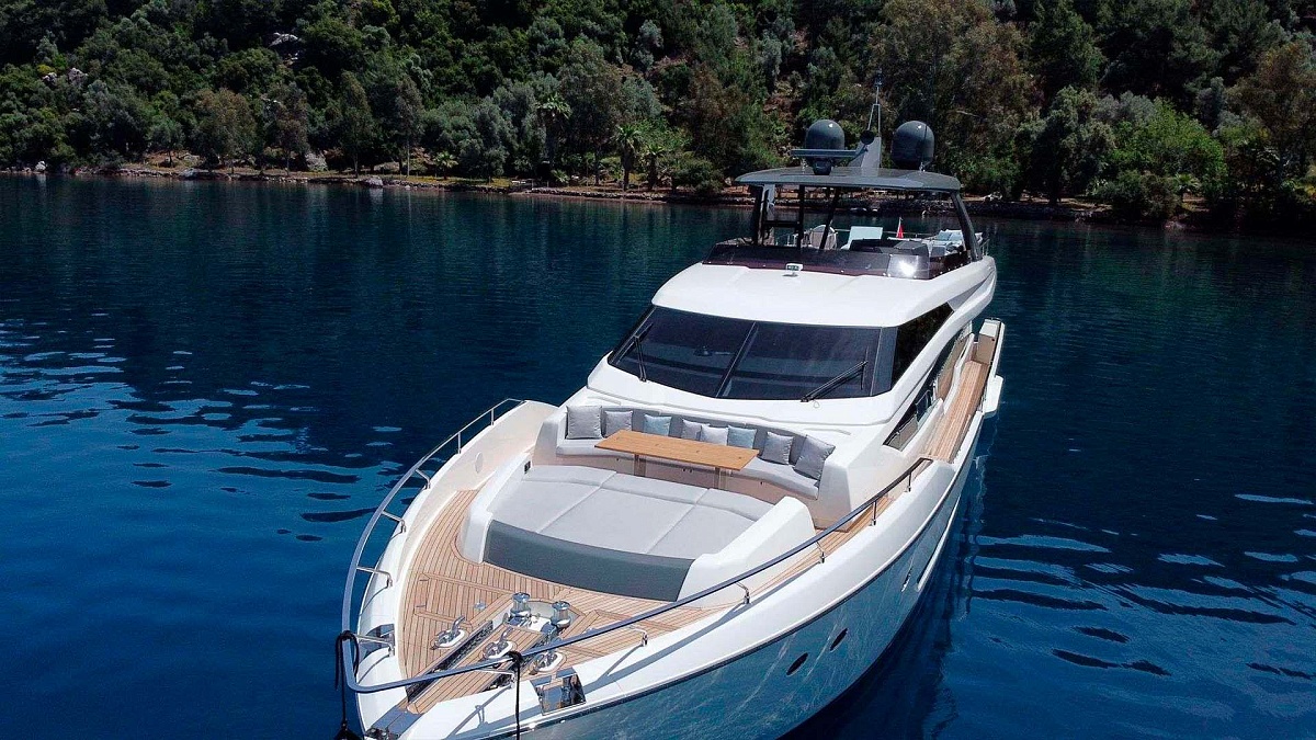 Аренда моторной яхты Ferretti 850 Shero в Турции